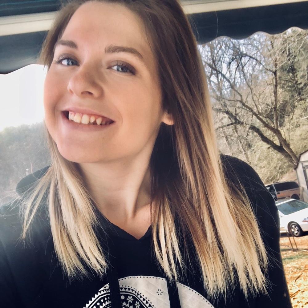 Meet your Posher, Emily